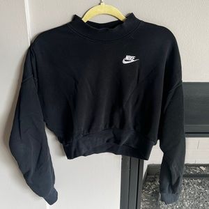 Black Nike XS Cropped sweatshirt